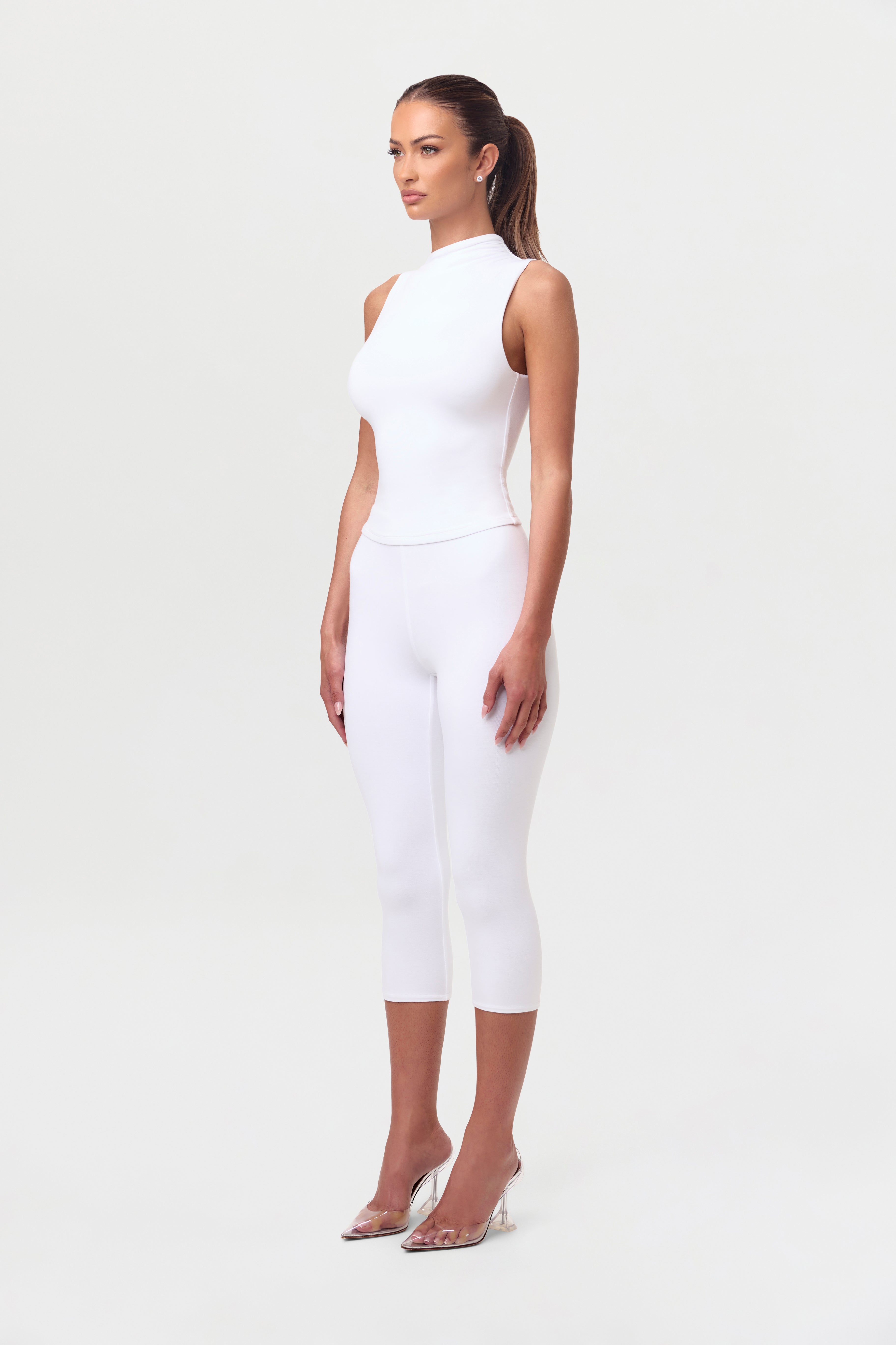 Smooth Sculpt Capri Legging
