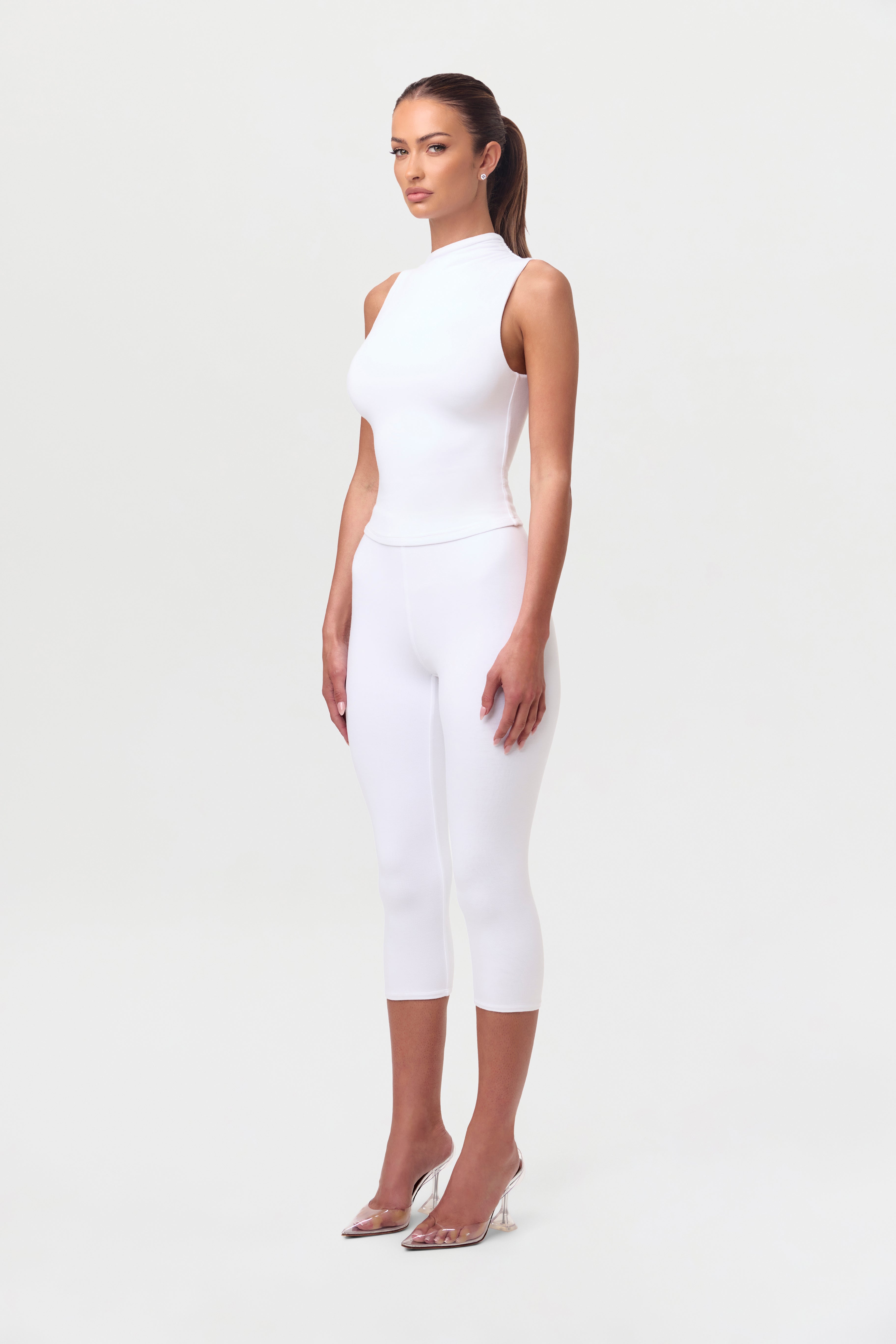 Smooth Sculpt Capri Legging