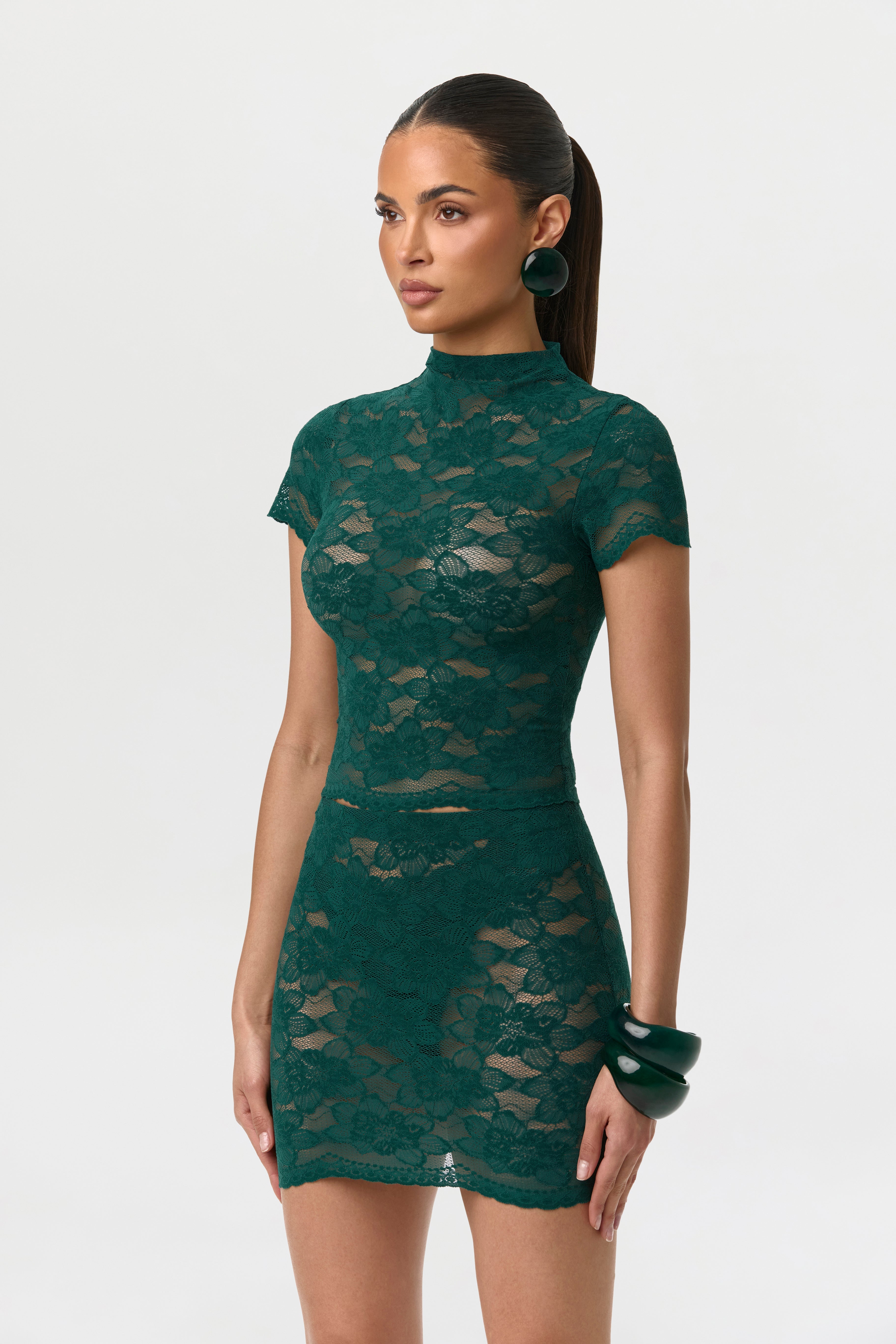 Stretch Lace Scallop Mini Skirt