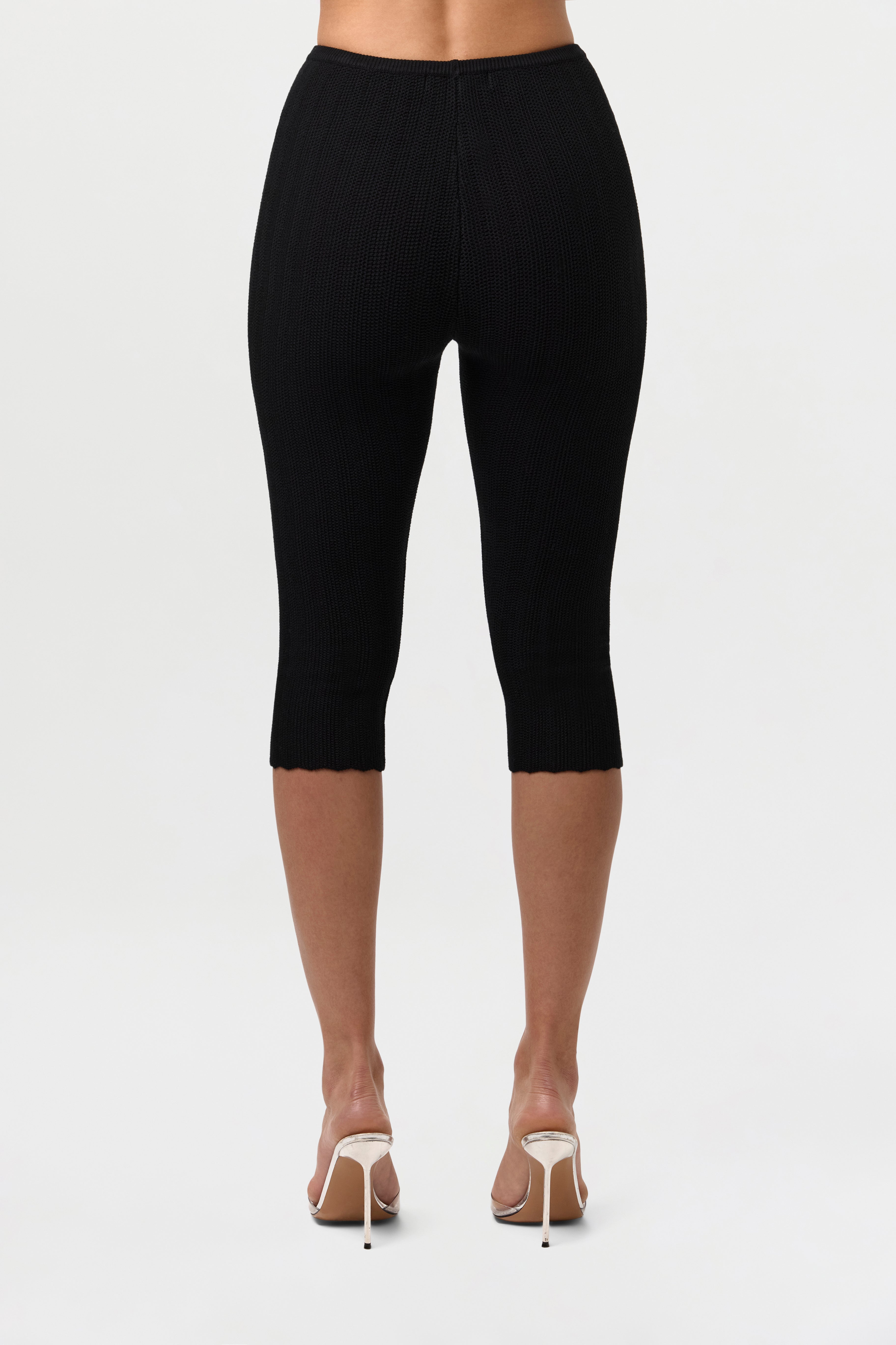Knit Scallop Capri Leggings