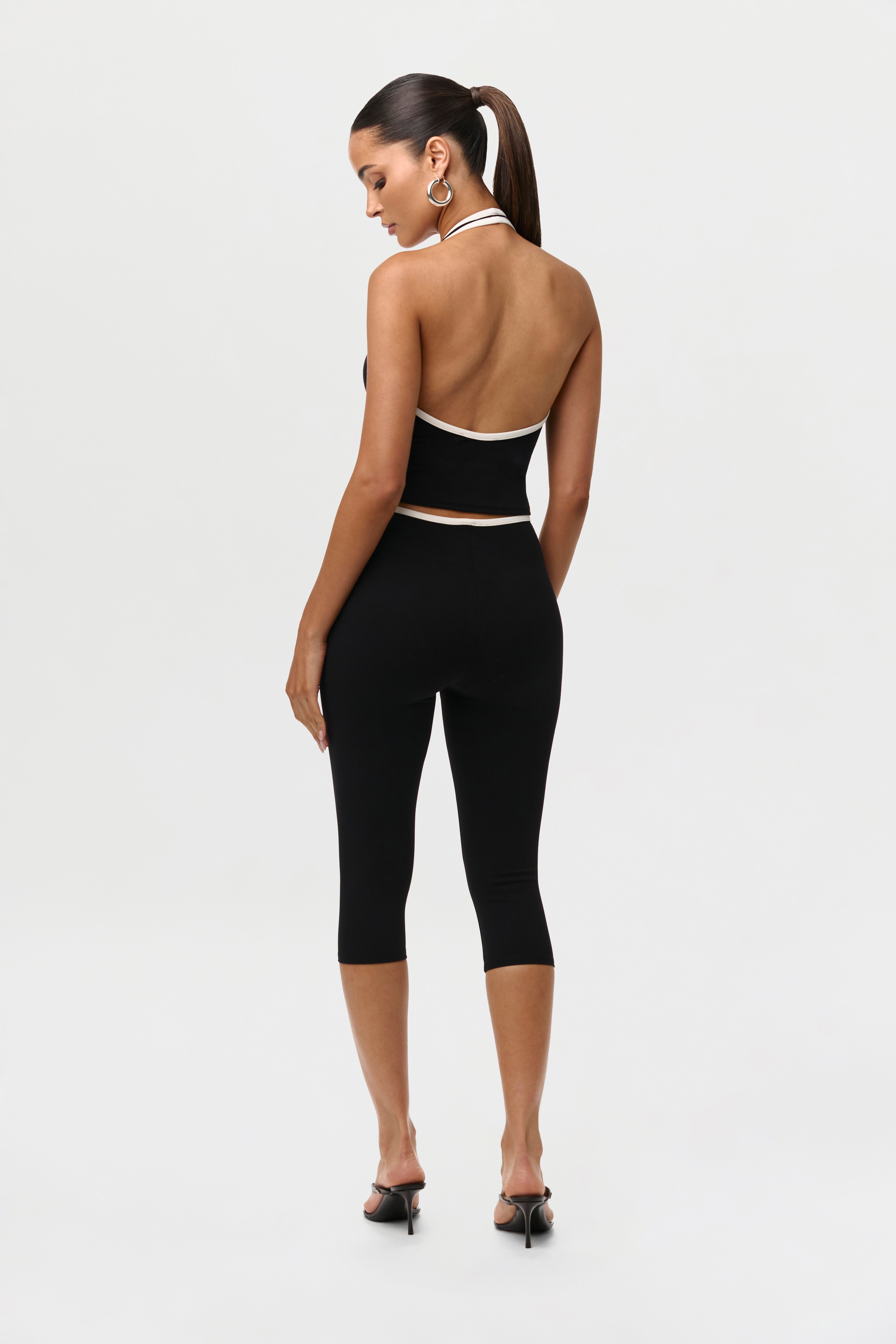 Naked Sculpt Capri Leggings