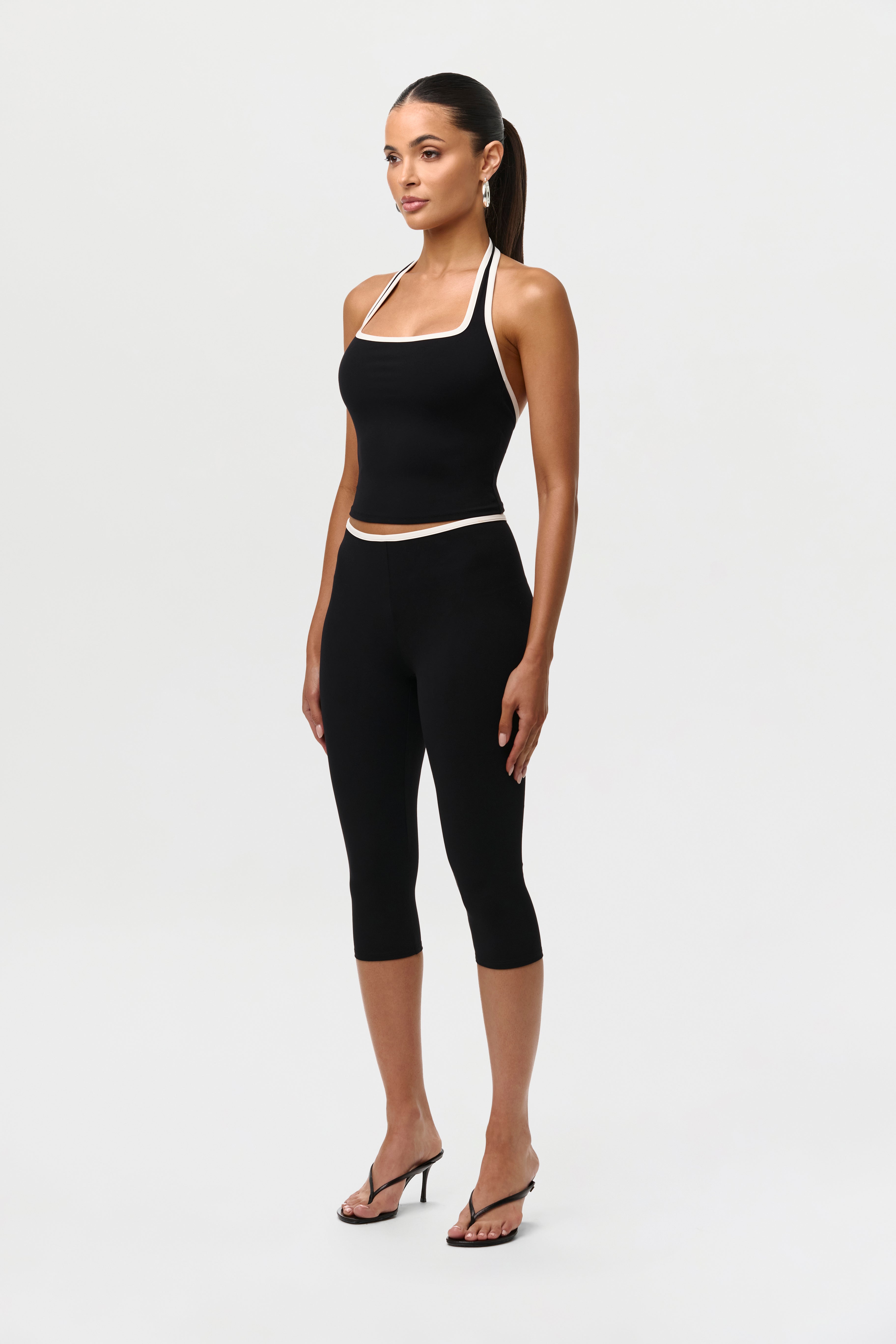 Naked Sculpt Capri Leggings