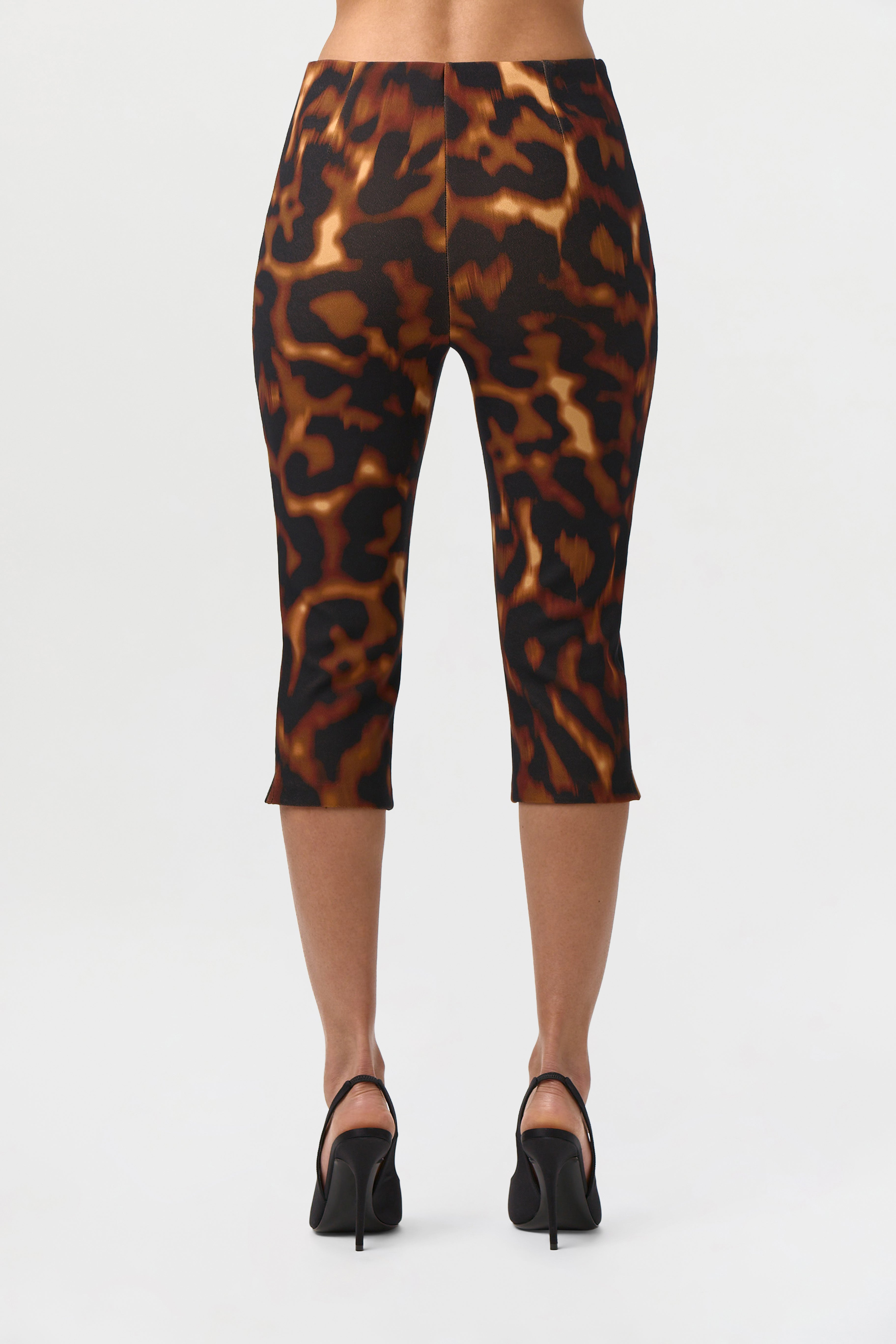 Suiting Tortoise Capri Pants